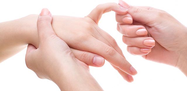 Các chấn thương có thể gây thoái hóa khớp ngón tay