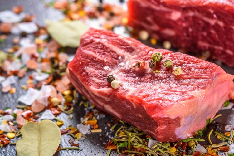  Các loại thịt đỏ không nên xuất hiện trong chế độ ăn của người bệnh thoát vị đĩa đệm