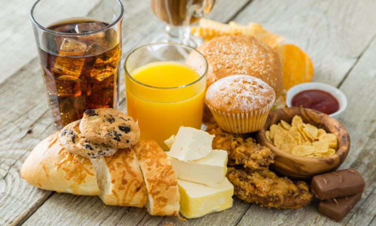  Tránh thực phẩm chứa nhiều đường sẽ giúp tình trạng bệnh giảm nguy cơ tiến triển xấu