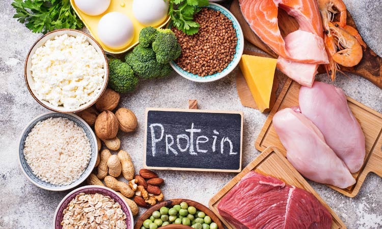  Nên bổ sung protein từ các thực phẩm như ức gà, bí đỏ, thịt cừu,....