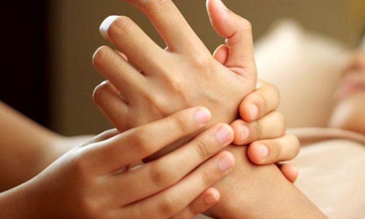  Massage giúp giảm căng cơ và giảm đau